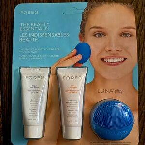 NWT FOREO THE BEAUTY ESSENTIALS